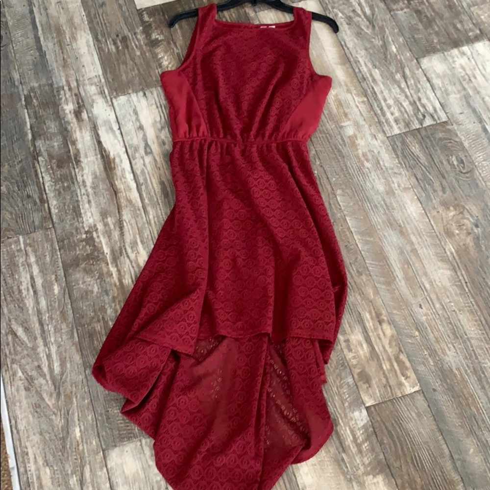 Francesca’s Sleeveless lace hi low dress